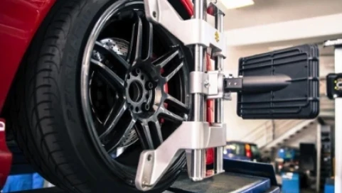 Tracking & Wheel Alignment Image